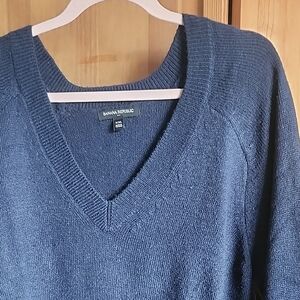Banana Republic Womens Deep Blue V-Neck Sweater